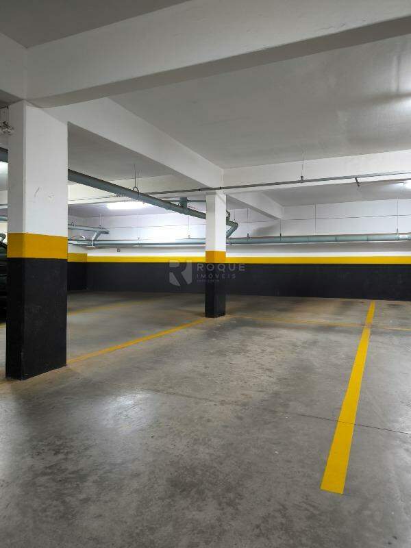 Apartamento à venda no bairro Desmembramento Oscar Antonio Breda: VAGAS DE GARAGEM