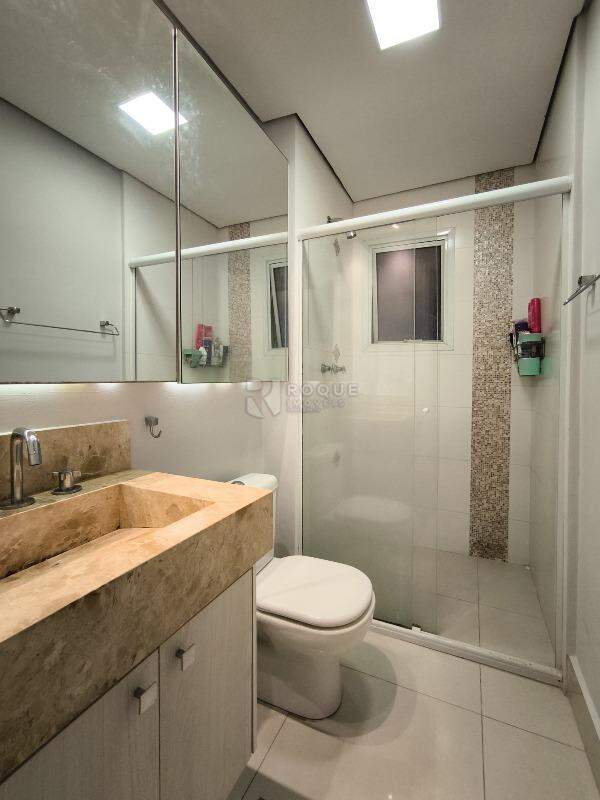 Apartamento à venda no bairro Desmembramento Oscar Antonio Breda: WC SUÍTE