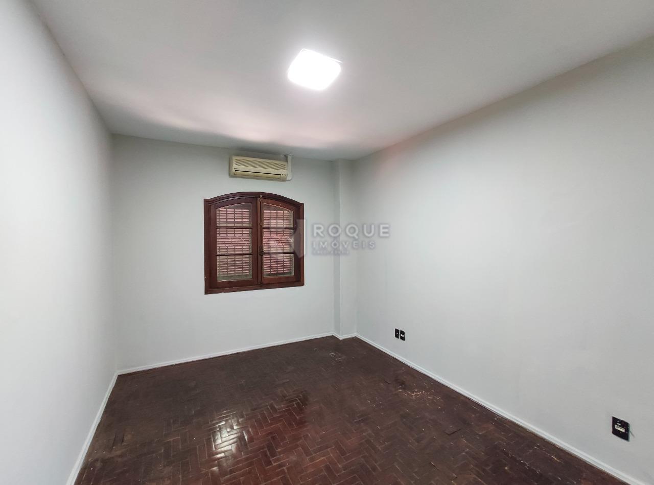 Casa Comercial à venda no bairro Vila Anita: Dormitório 1 segundo andar