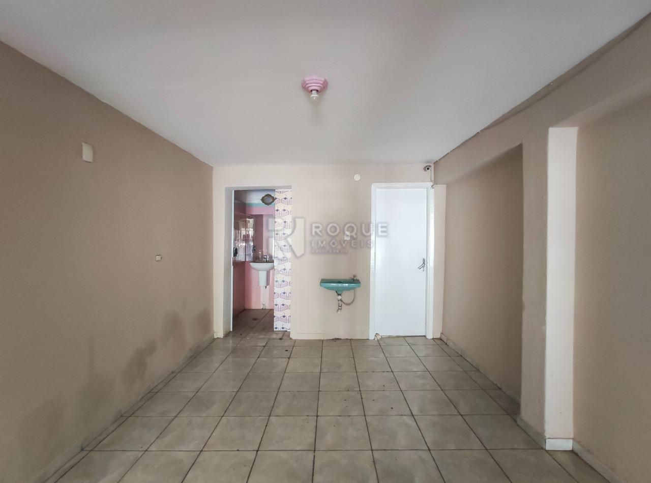 Casa Comercial à venda no bairro Vila Anita: Garagem 