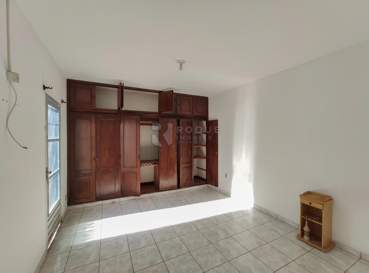 Casa Comercial à venda no bairro Vila Anita: Dormitório 4