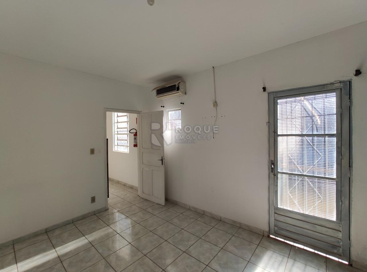 Casa Comercial à venda no bairro Vila Anita: Dormitório 4