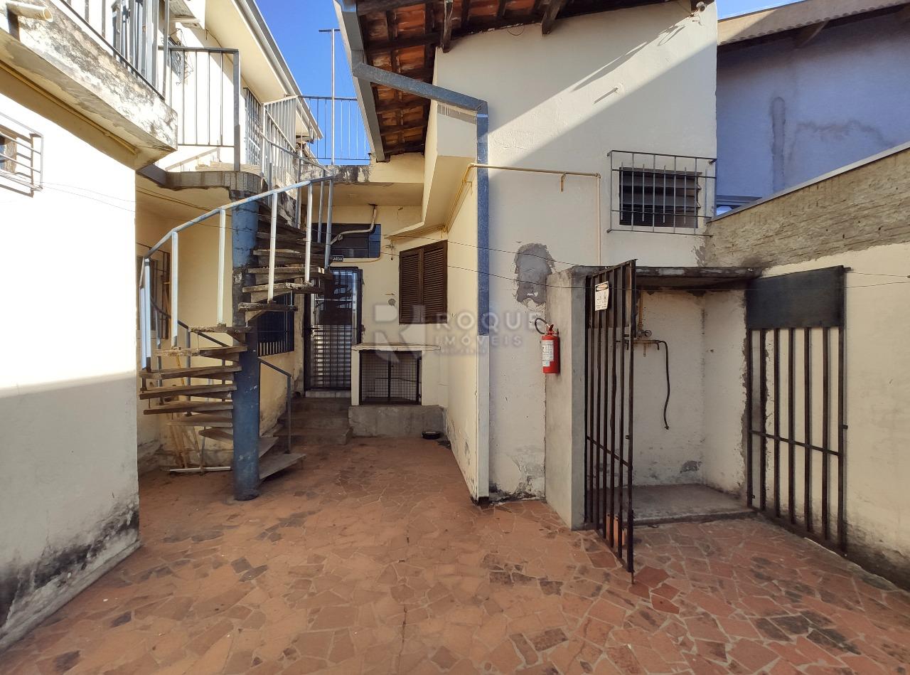 Casa Comercial à venda no bairro Vila Anita: Fundo 