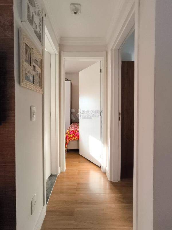 Apartamento à venda no bairro Jardim Residencial Victório Lucato: CORREDOR INTERNO