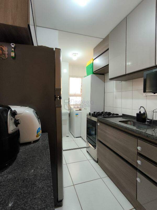 Apartamento à venda no bairro Jardim Residencial Victório Lucato: COZINHA