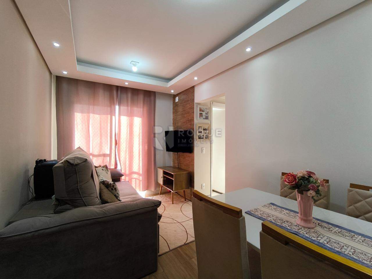 Apartamento à venda no bairro Jardim Residencial Victório Lucato: SALA DE ESTAR
