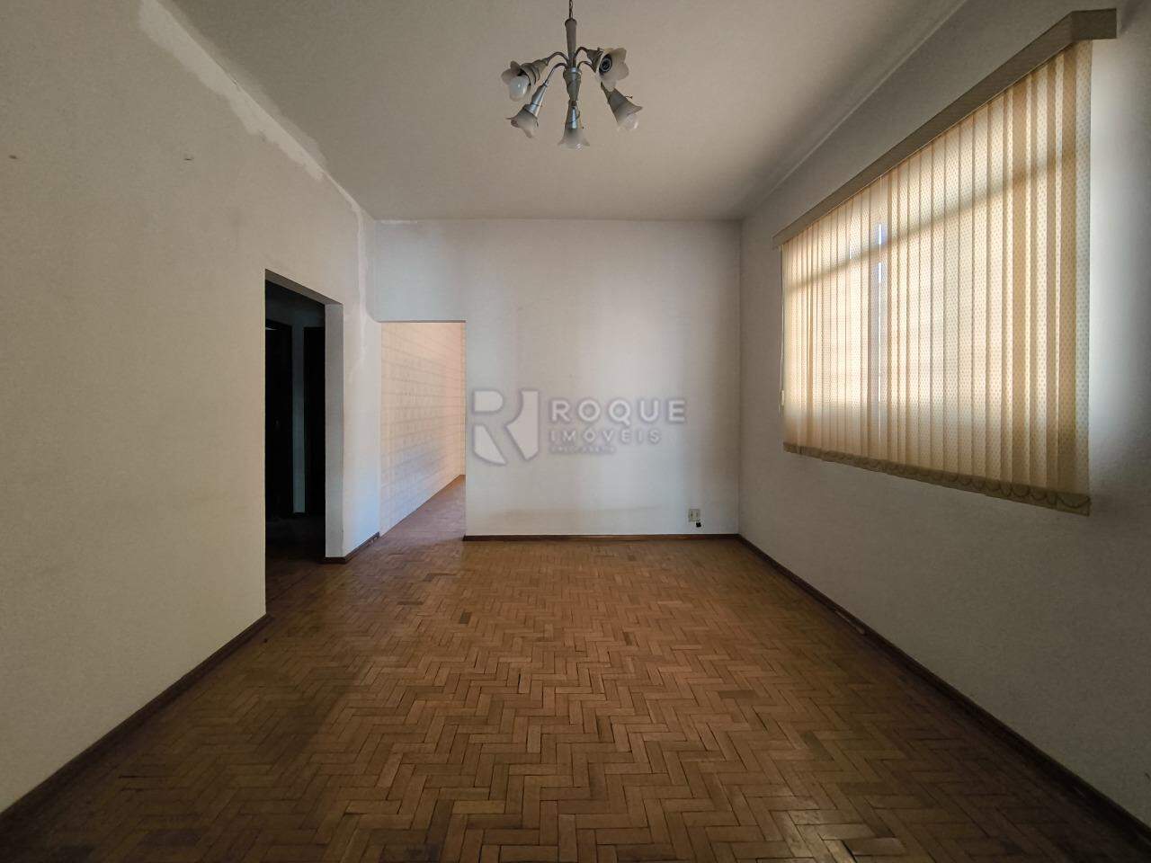 Casa com salão à venda no bairro Centro: SALA DE ESTAR