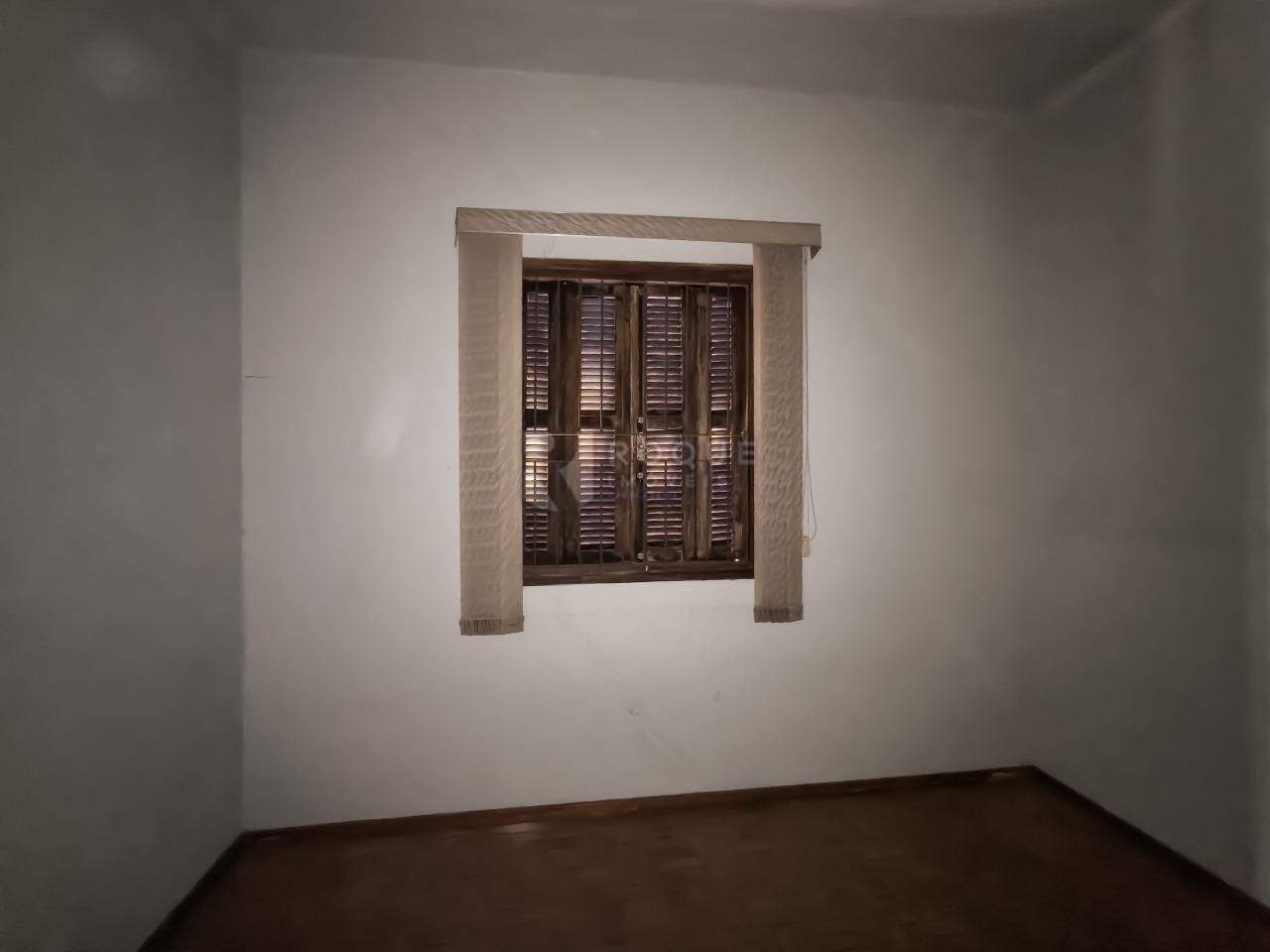 Casa com salão à venda no bairro Centro: DORMITÓRIO 2