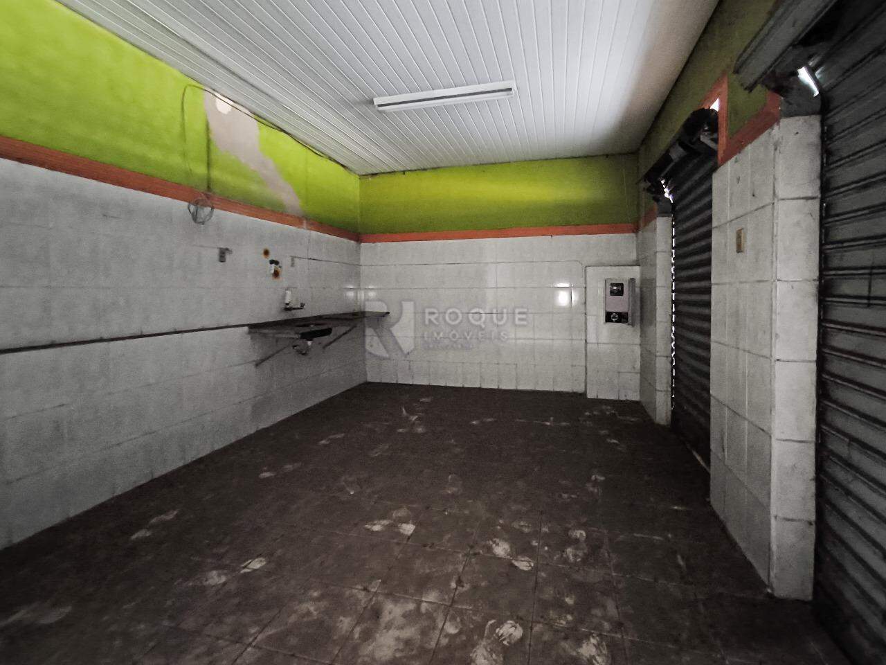 Casa com salão à venda no bairro Centro: SALÃO COMERCIAL