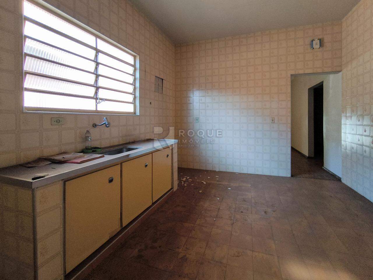 Casa com salão à venda no bairro Centro: COZINHA