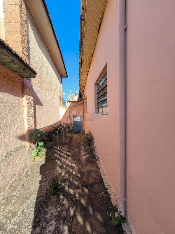 Casa com salão à venda no bairro Centro: LATERAL EXTERNA