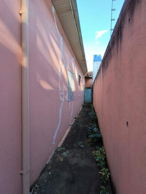 Casa com salão à venda no bairro Centro: LATERAL EXTERNA
