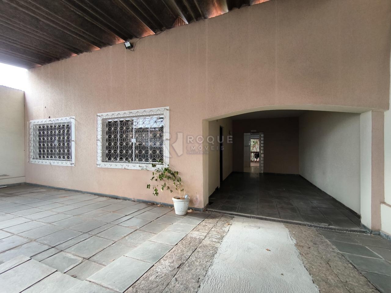 Casa Residencial à venda no bairro Vila Queiroz: FRENTE