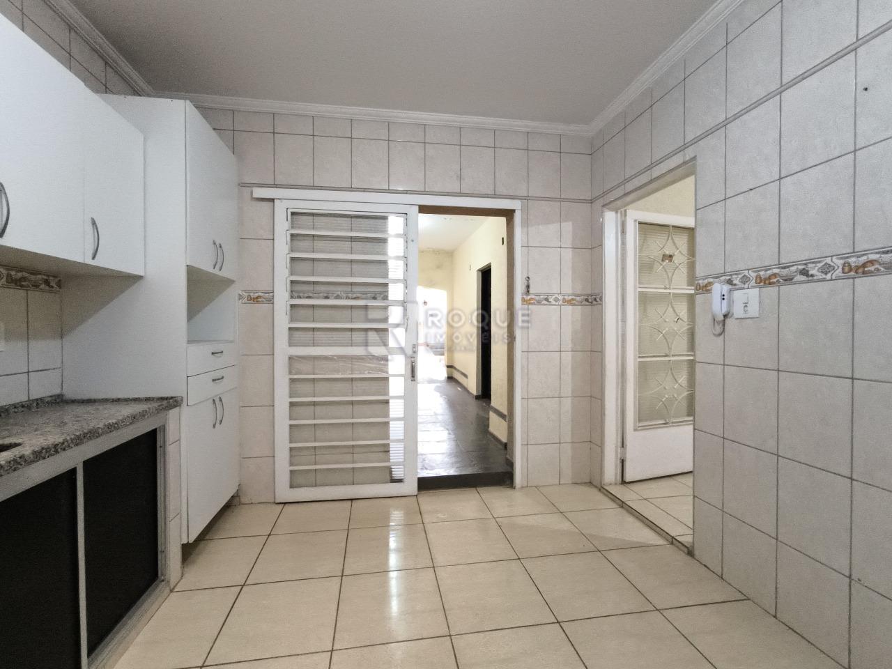 Casa Residencial à venda no bairro Vila Queiroz: COZINHA