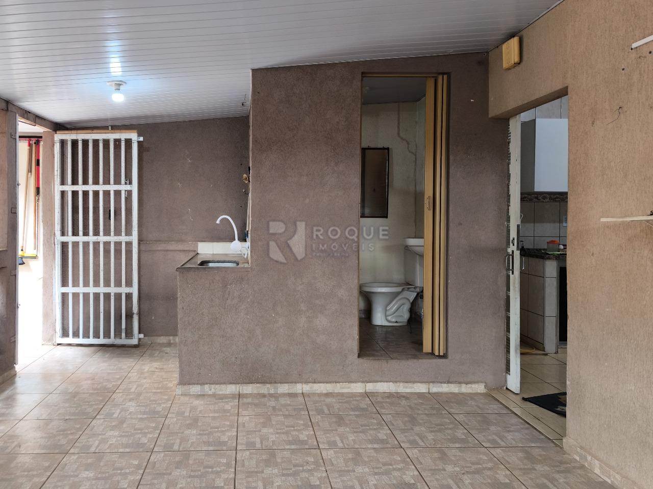 Casa Residencial à venda no bairro Vila Queiroz: ÁREA DE SERVIÇO