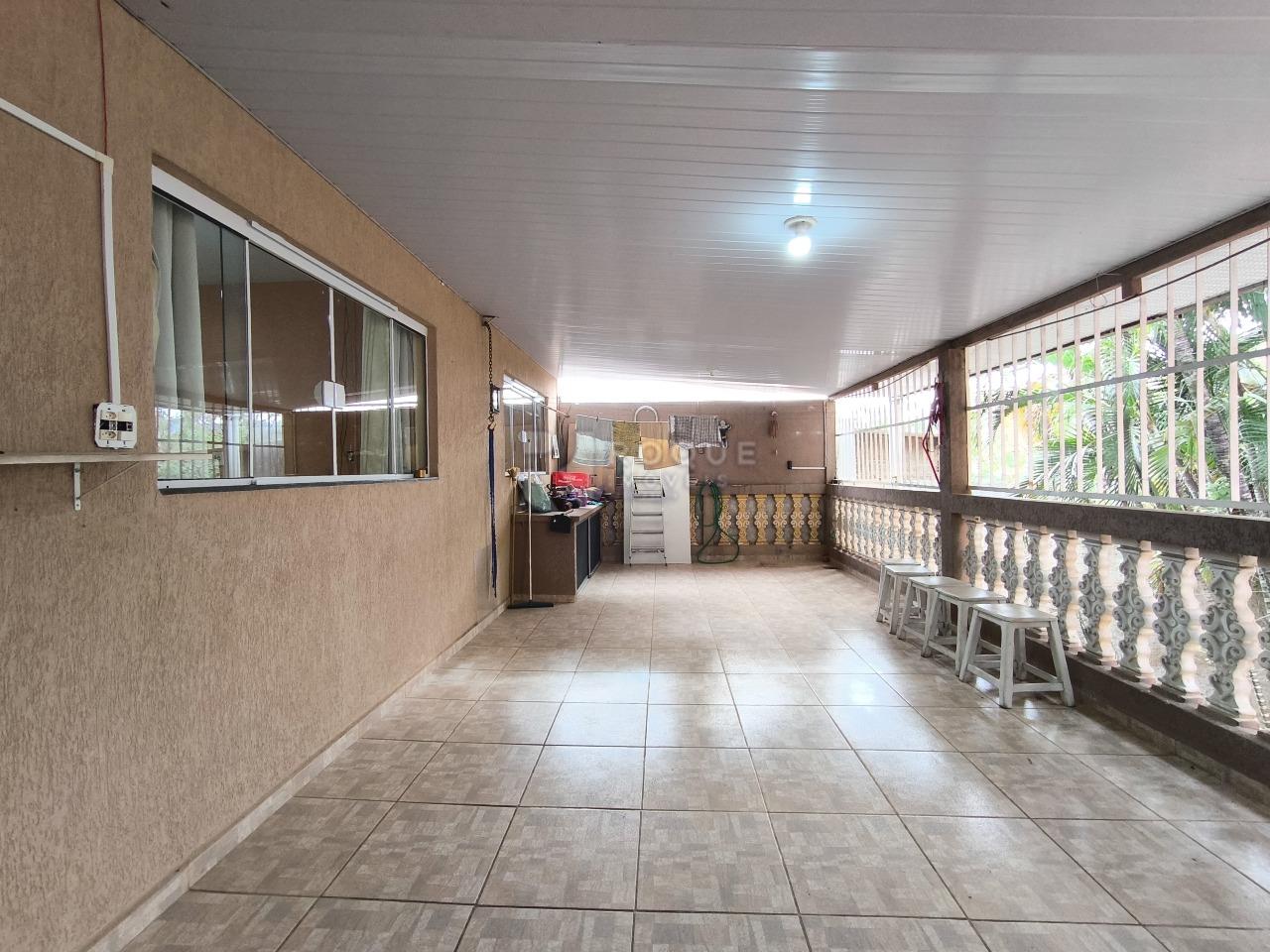 Casa Residencial à venda no bairro Vila Queiroz: ÁREA DE SERVIÇO