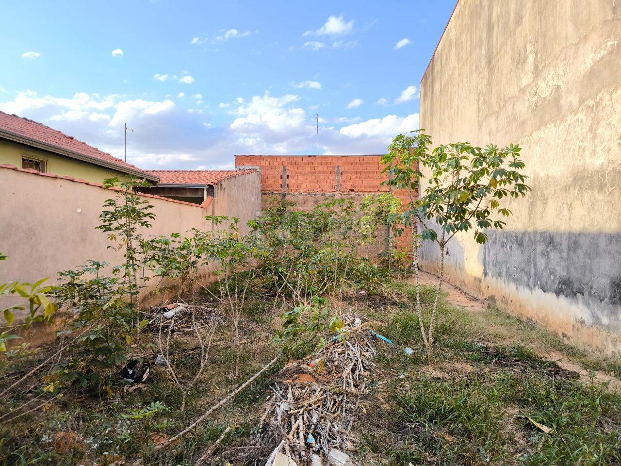 Terreno à venda no bairro Jardim Residencial Santa Amália: 