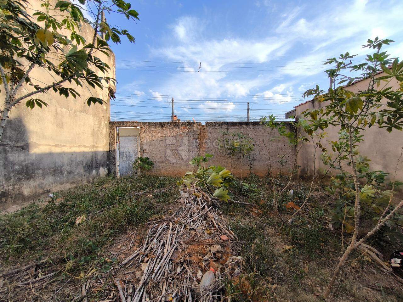 Terreno à venda no bairro Jardim Residencial Santa Amália: 