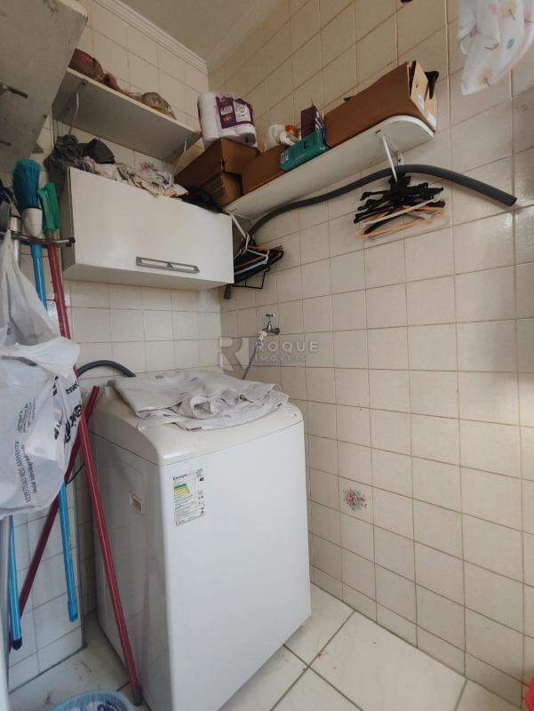 Apartamento à venda no bairro Jardim Presidente Dutra: LAVANDERIA