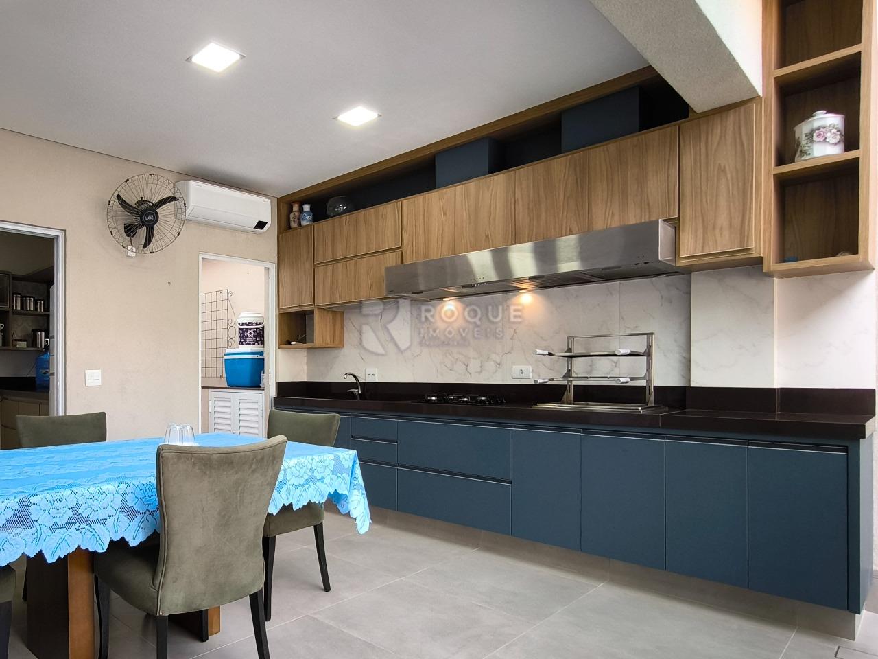 Casa em condomínio à venda no bairro Parque Residencial Roland: COZINHA GOURMET