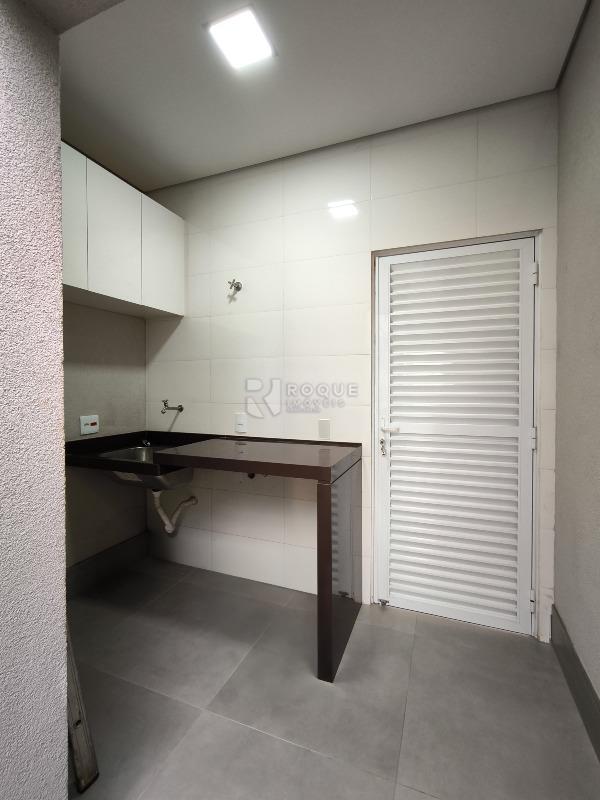 Casa em condomínio à venda no bairro Parque Residencial Roland: LAVANDERIA