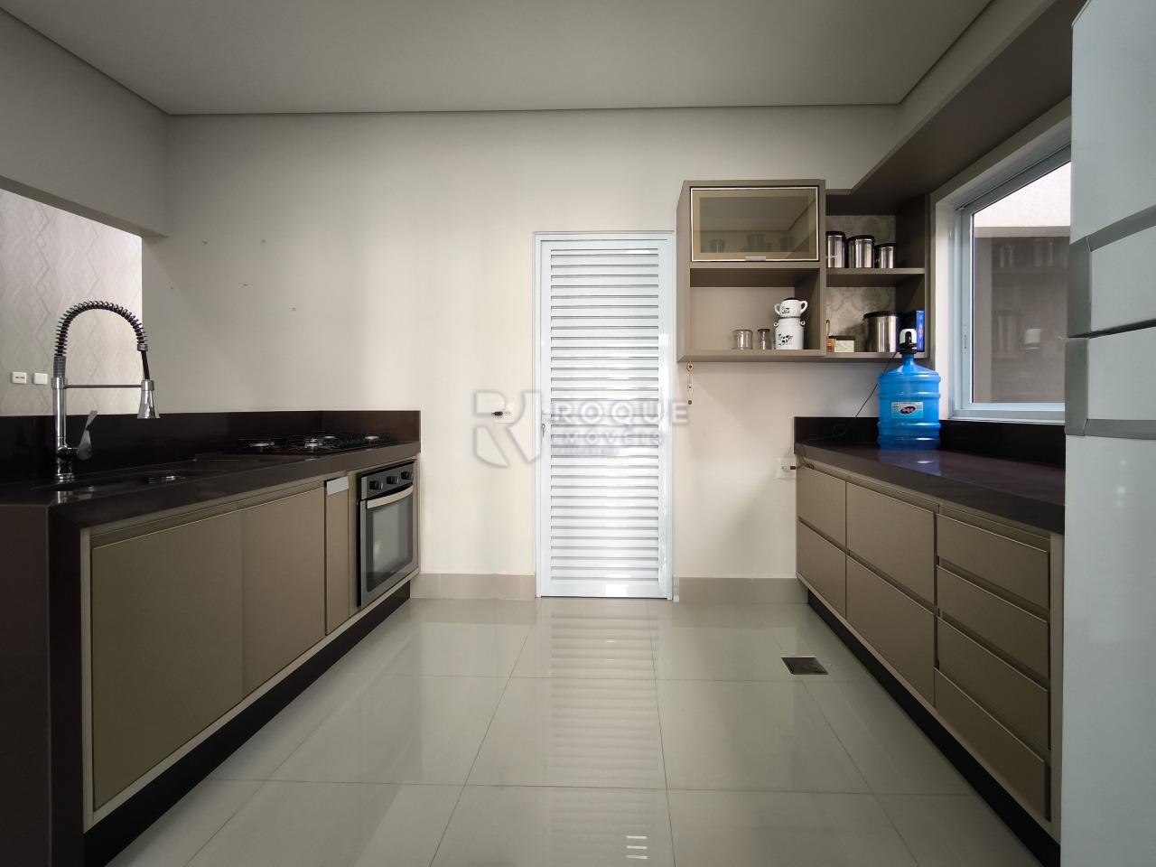 Casa em condomínio à venda no bairro Parque Residencial Roland: COZINHA