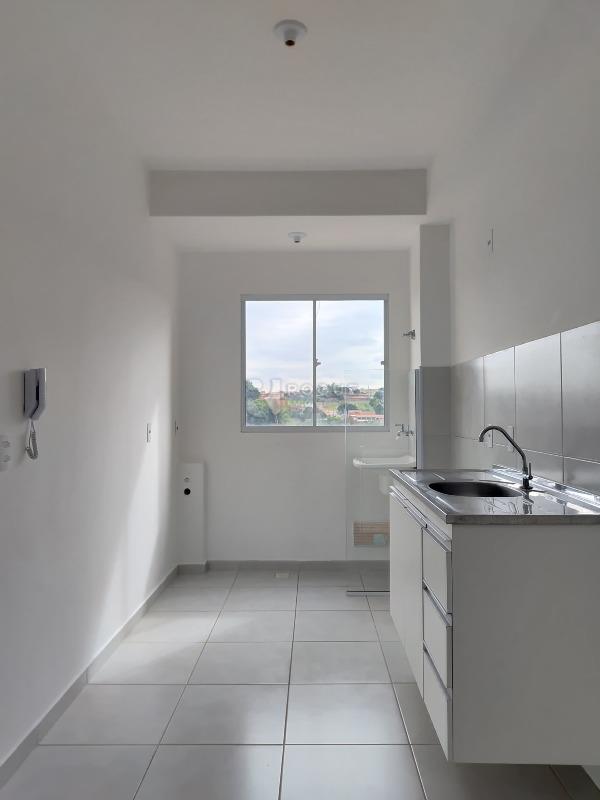 Apartamento para aluguel no bairro Parque Hippolyto: Cozinha 