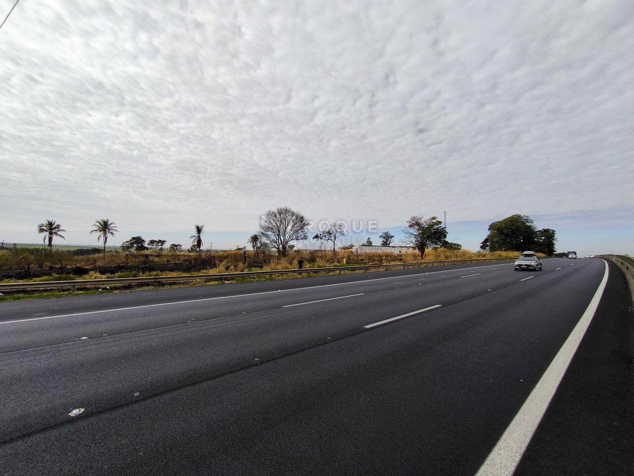 Área à venda no bairro Área Rural de Limeira: FRENTE