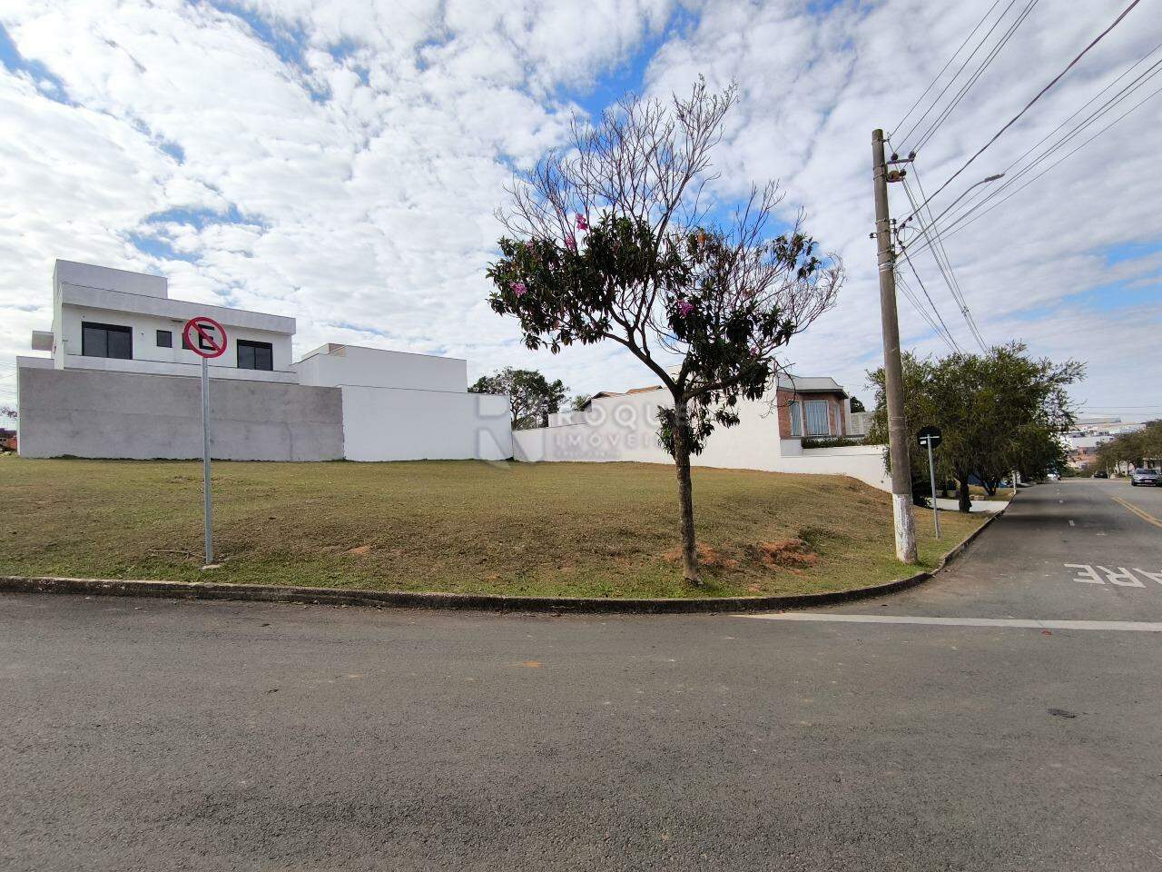 Terreno em condomínio à venda no bairro Jardim Porto Real V: 