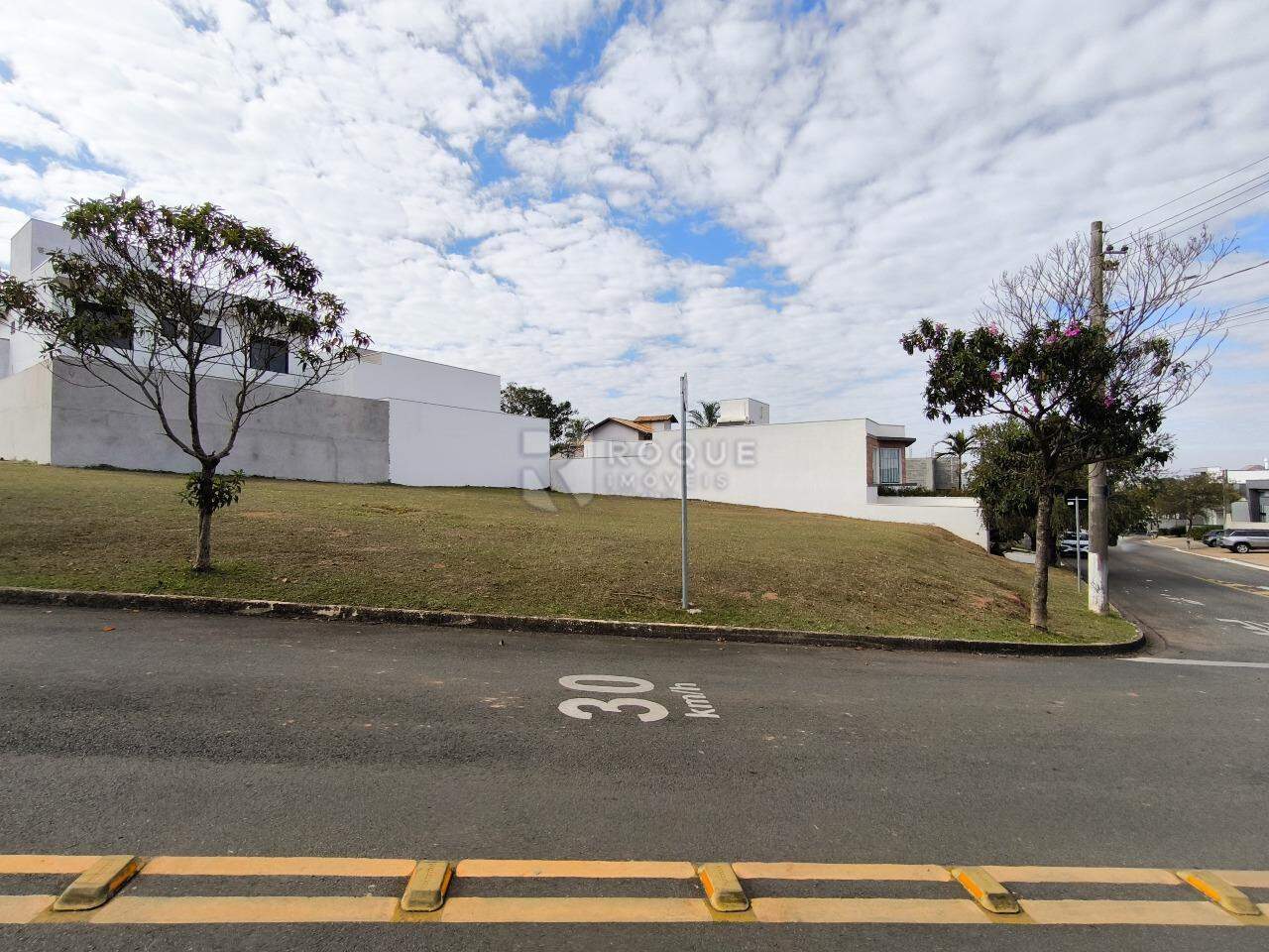 Terreno em condomínio à venda no bairro Jardim Porto Real V: 