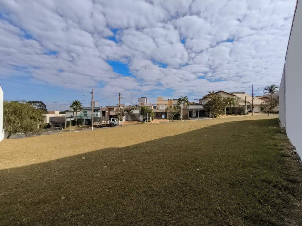 Terreno em condomínio à venda no bairro Jardim Porto Real V: 