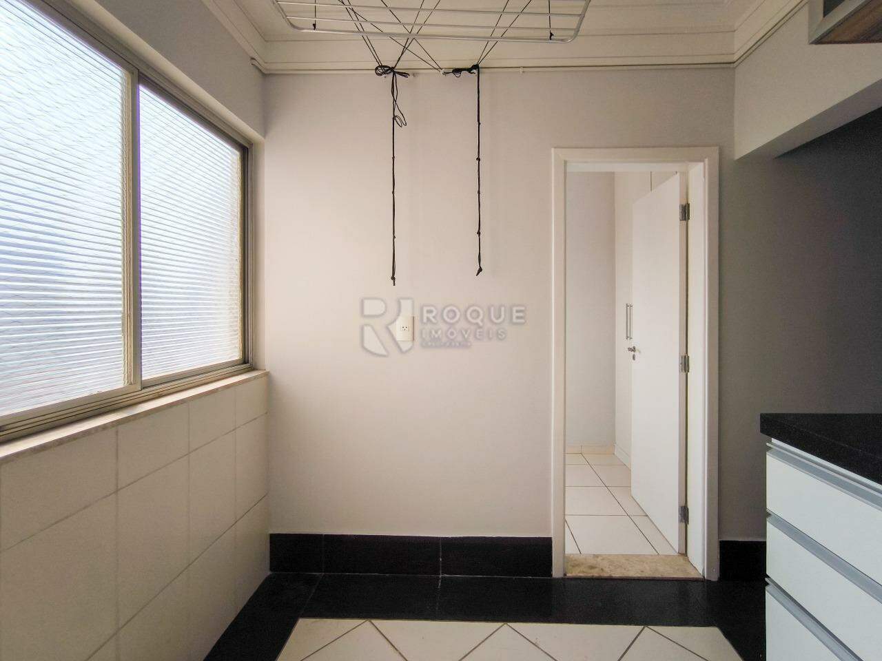 Apartamento para aluguel no bairro Centro: LAVANDERIA