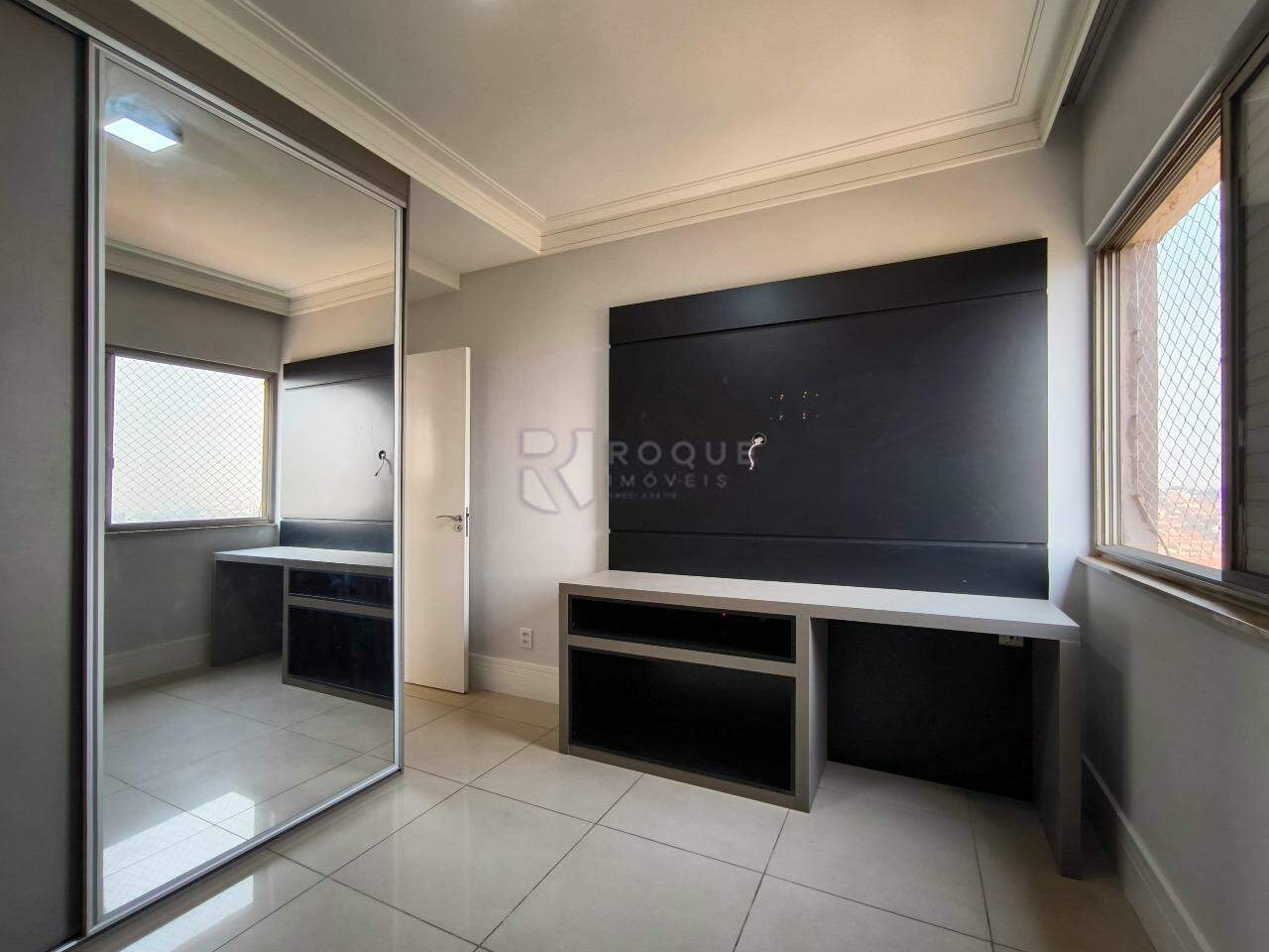 Apartamento para aluguel no bairro Centro: DORMITÓRIO 2