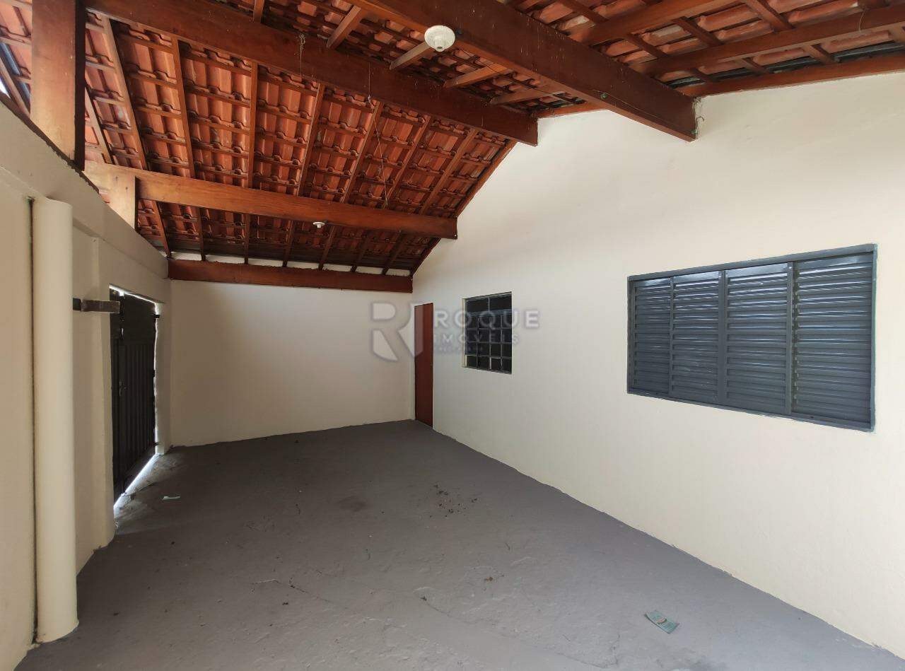 Casa Residencial para aluguel no bairro Parque Residencial Abílio Pedro: Garagem