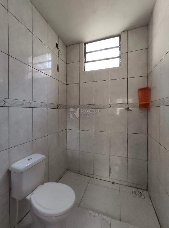 Casa Residencial para aluguel no bairro Parque Residencial Abílio Pedro: WC social 