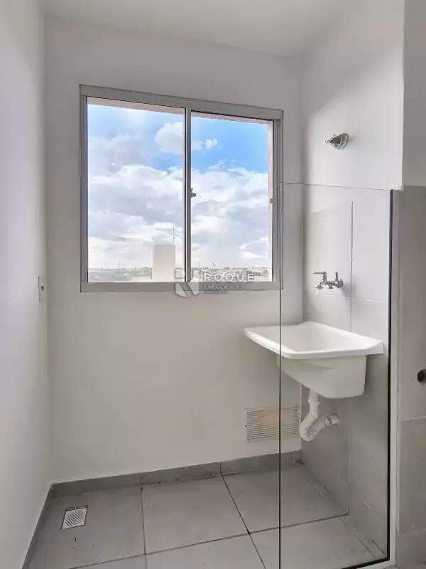 Apartamento à venda no bairro Parque Hippolyto: Lavanderia