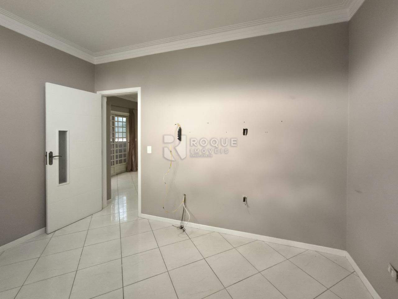 Casa Comercial à venda no bairro Jardim Piratininga: SALA DE TV