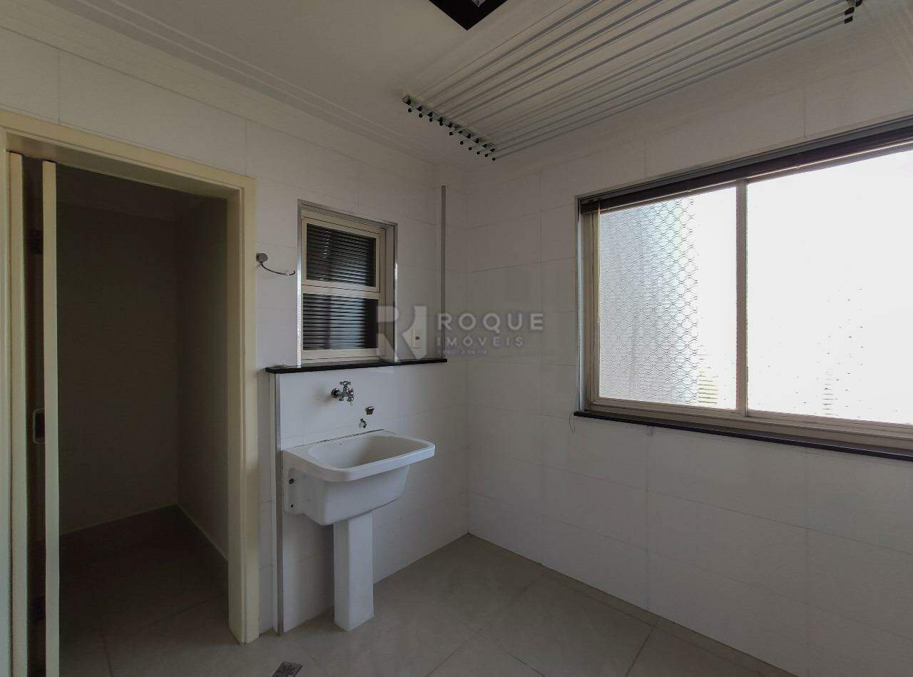 Apartamento à venda no bairro Centro: Área de serviço 