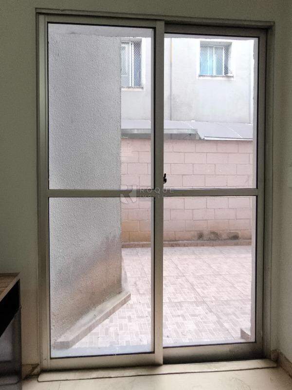 Apartamento à venda no bairro Jardim do Lago: QUINTAL