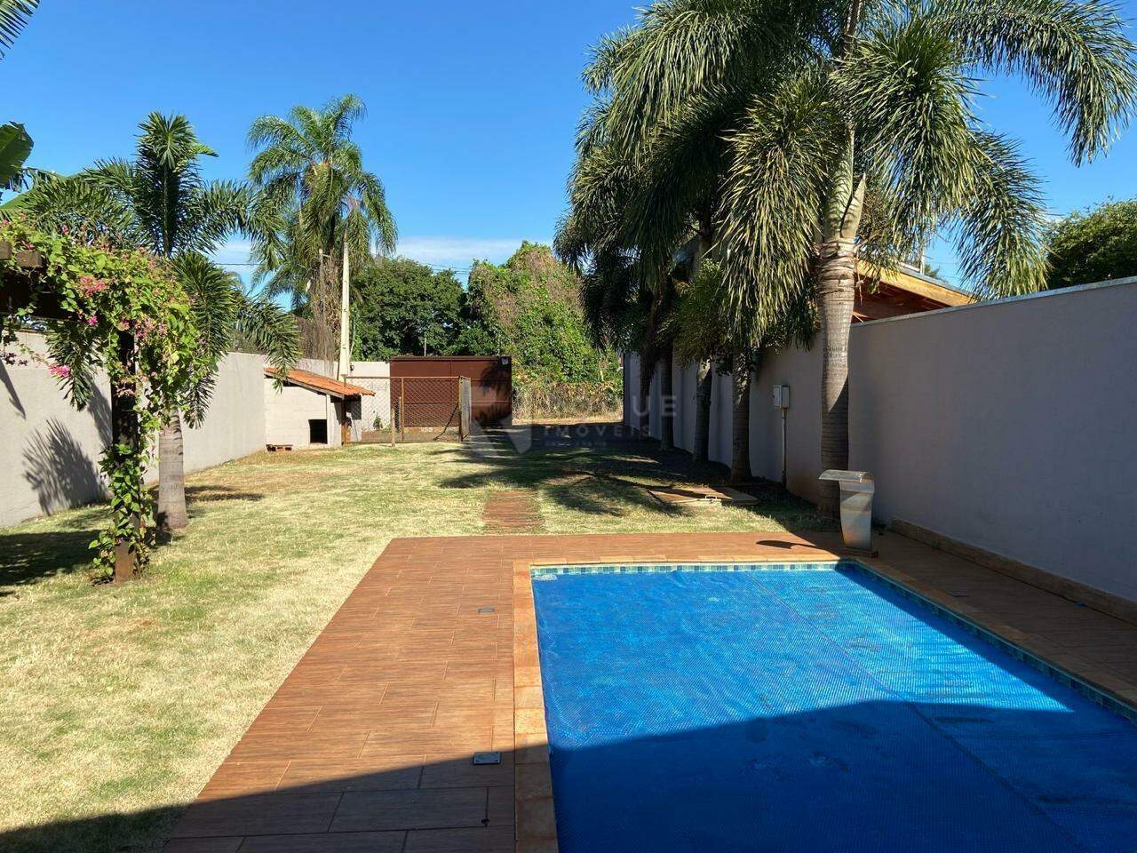 Chácara à venda no bairro Graminha: Piscina
