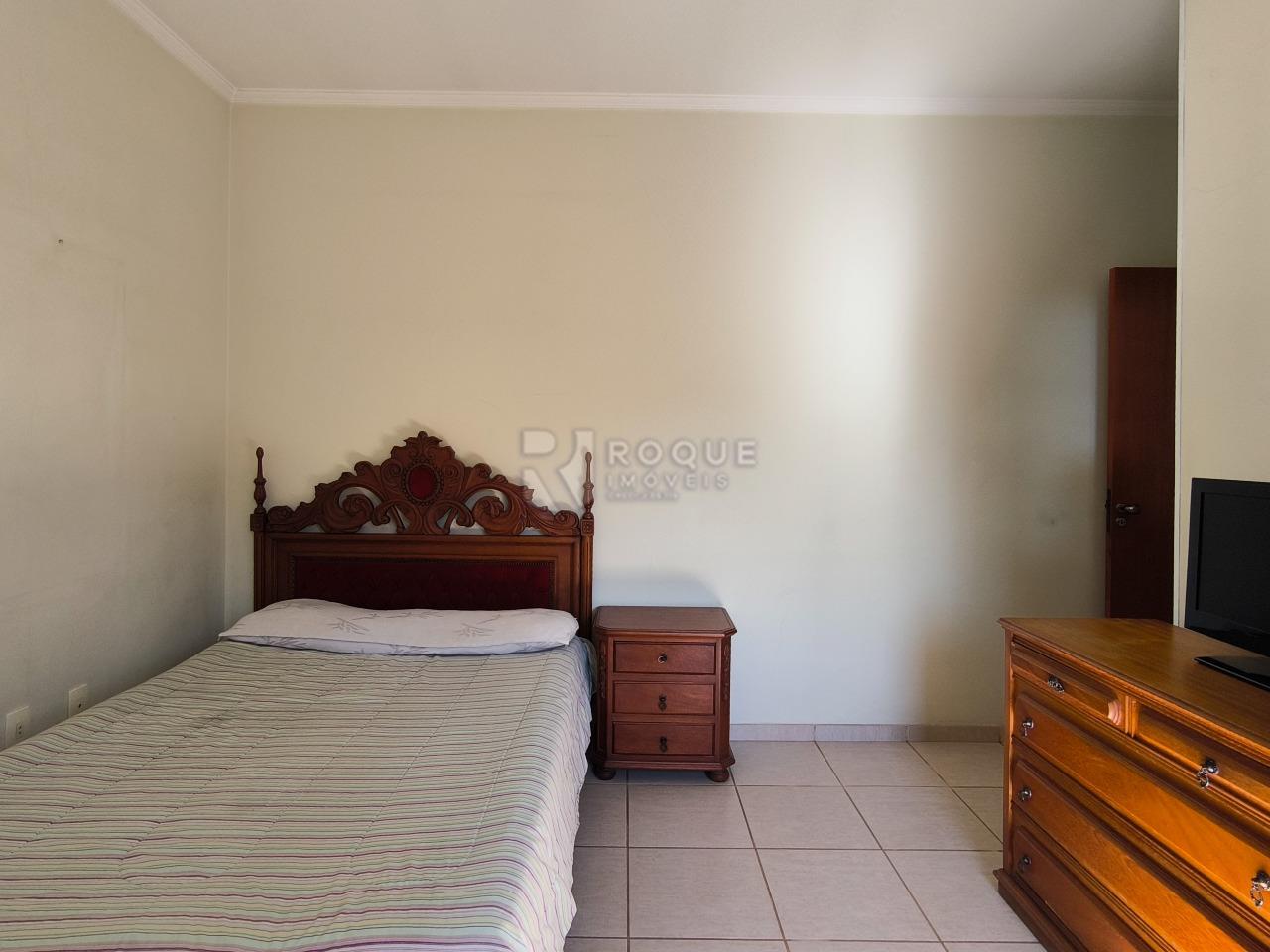 Casa Residencial à venda no bairro Jardim Barão de Souza Queiroz: SUÍTE