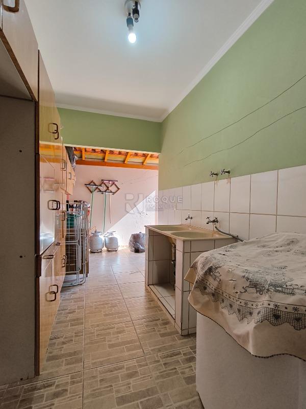 Casa Residencial à venda no bairro Jardim Barão de Souza Queiroz: ÁREA DE SERVIÇO