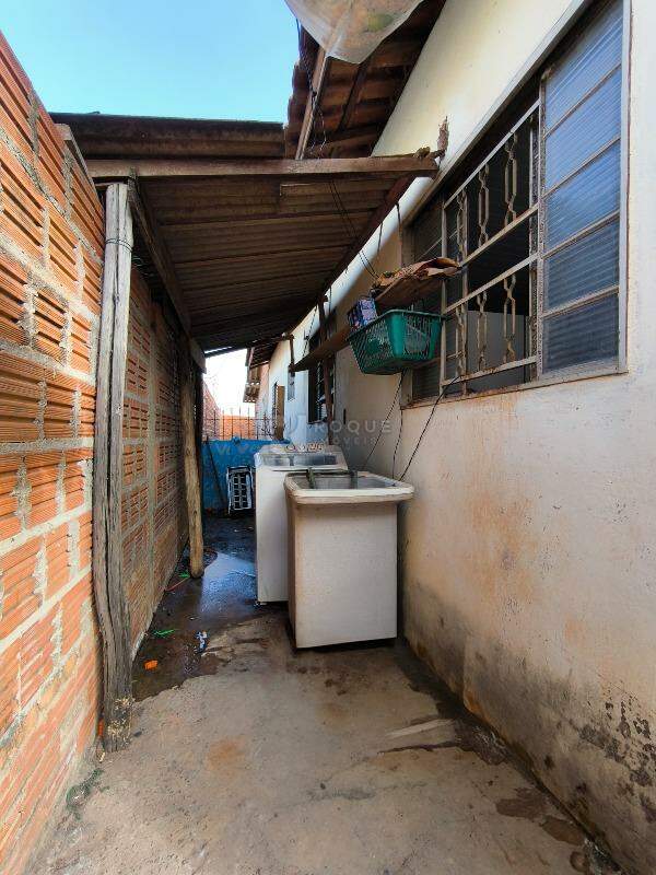 Casa Residencial à venda no bairro Jardim Residencial Antonio Simonetti: ÁREA DE SERVIÇO