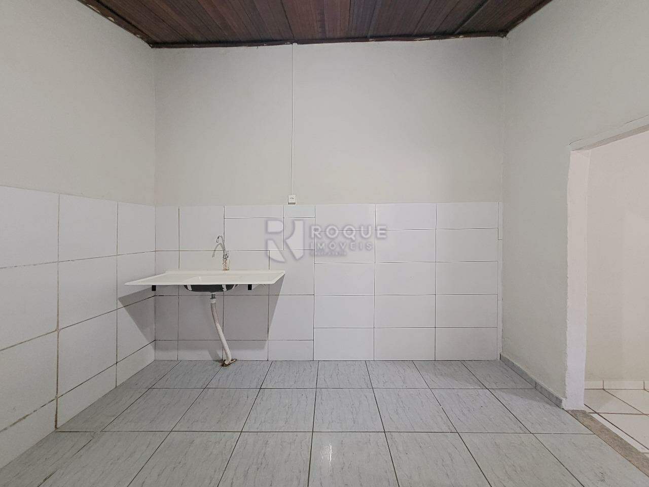 Casa Residencial para aluguel no bairro Jardim Cavinato: Cozinha