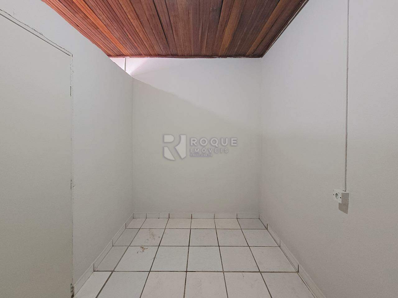 Casa Residencial para aluguel no bairro Jardim Cavinato: Dormitório 1