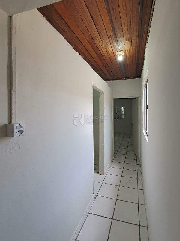 Casa Residencial para aluguel no bairro Jardim Cavinato: Hall