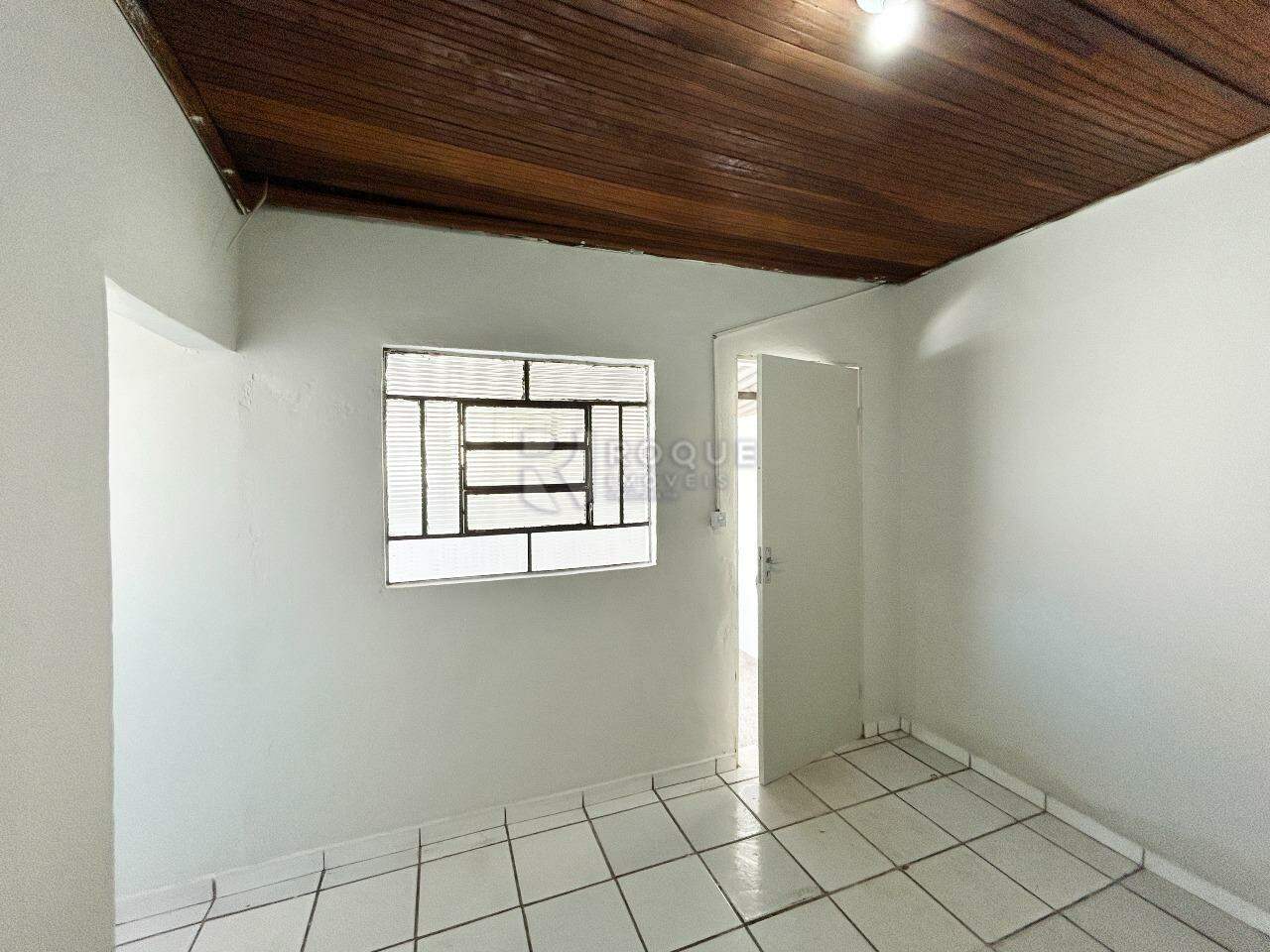 Casa Residencial para aluguel no bairro Jardim Cavinato: Sala 