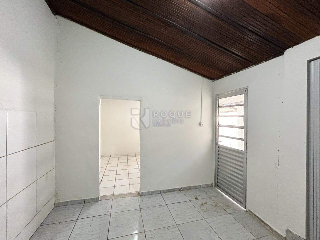 Casa Residencial para aluguel no bairro Jardim Cavinato: Cozinha 