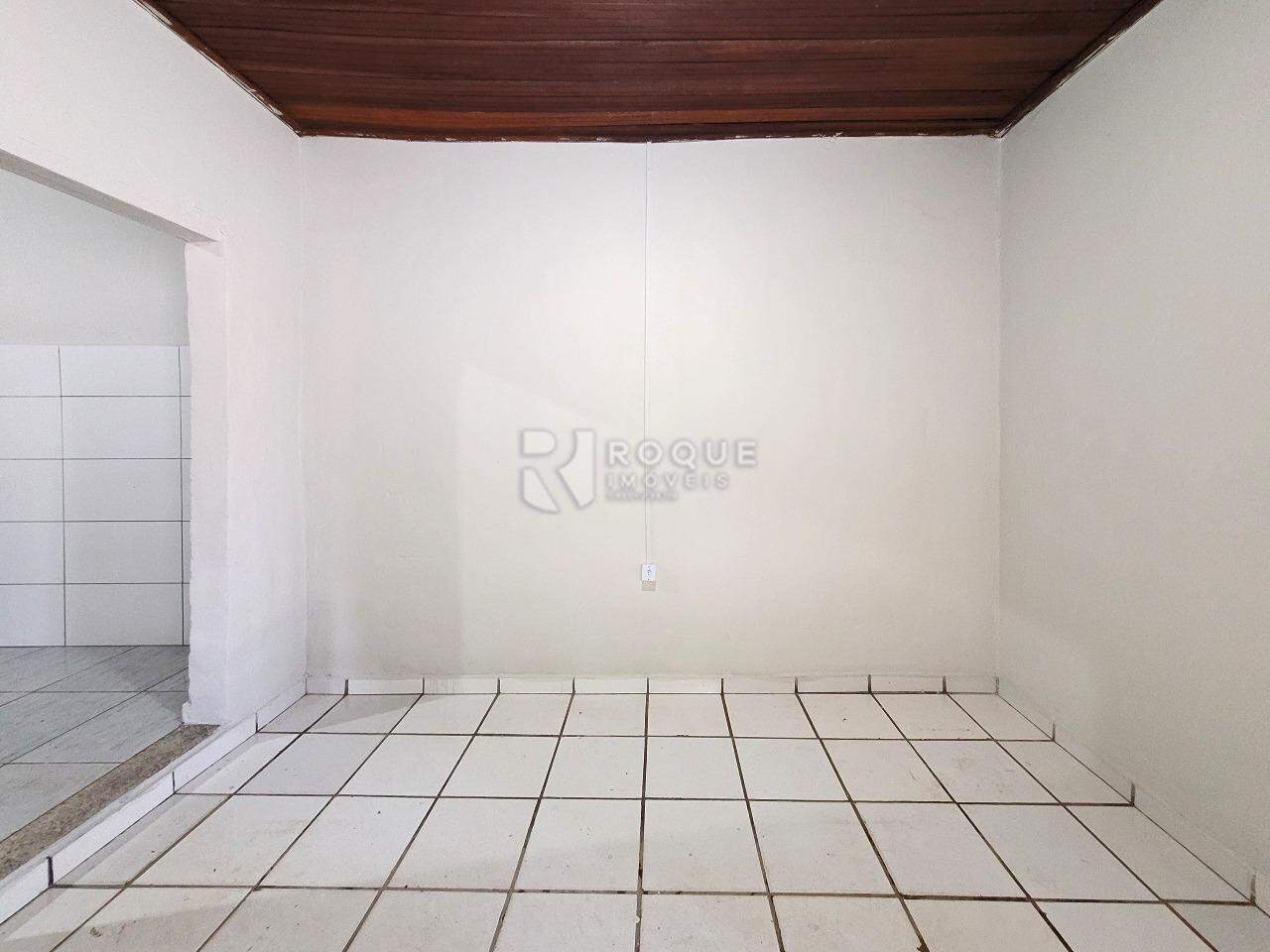 Casa Residencial para aluguel no bairro Jardim Cavinato: Sala