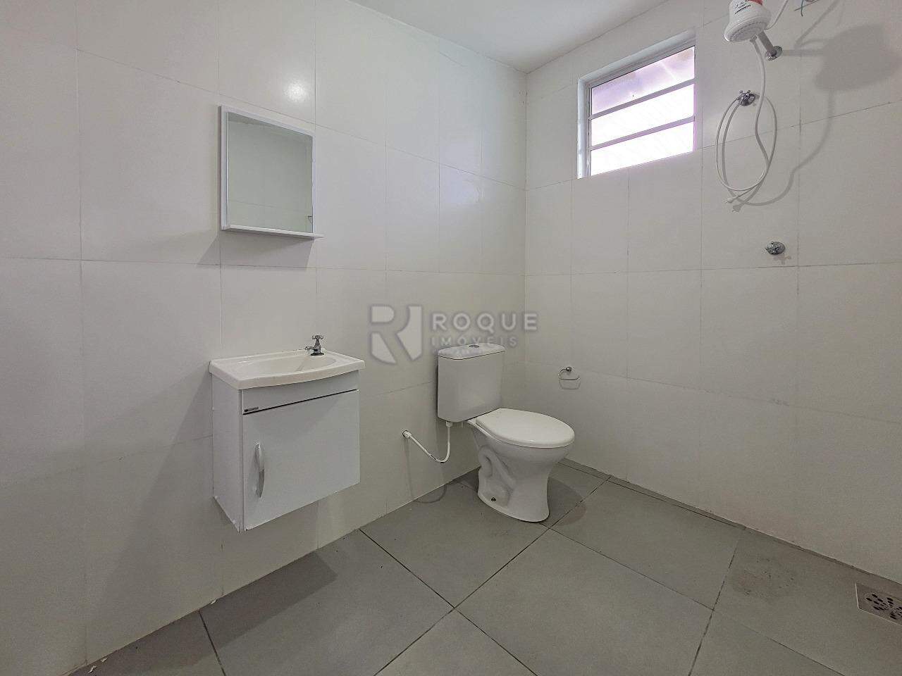 Casa Residencial para aluguel no bairro Jardim Cavinato: Wc